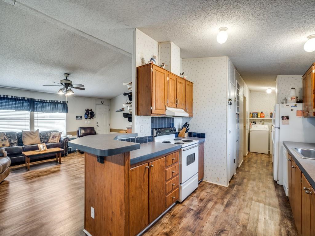 9691 Bluebaugh Road Justin, TX 76247 - Photo 8 of 25