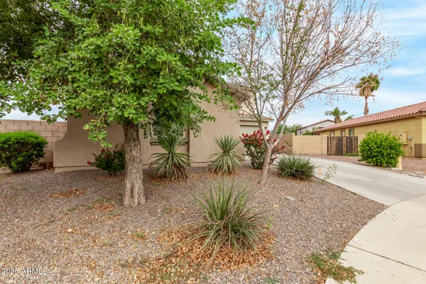 $369,900 | 18976 North Lariat Road, Maricopa, AZ 85138