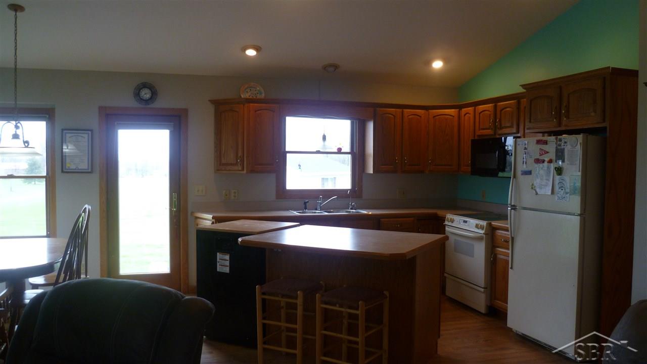 8665 Webster Road Freeland, MI 48623 - Photo 3 of 21 31346431-2.JPG