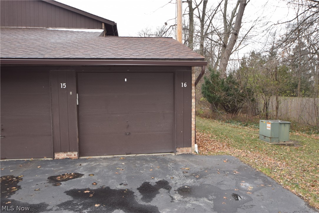 3249 Mayfield Road, Unit 16 Cleveland, OH 44118 - Photo 14 of 15 Garage #16