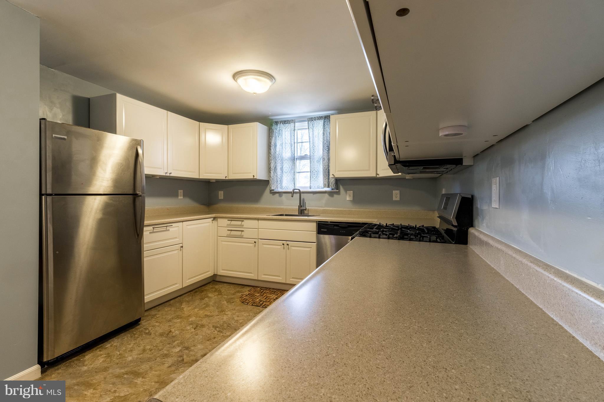 7105 Deerfield Road Baltimore, MD 21208 - Photo 3 of 22 Kitchen