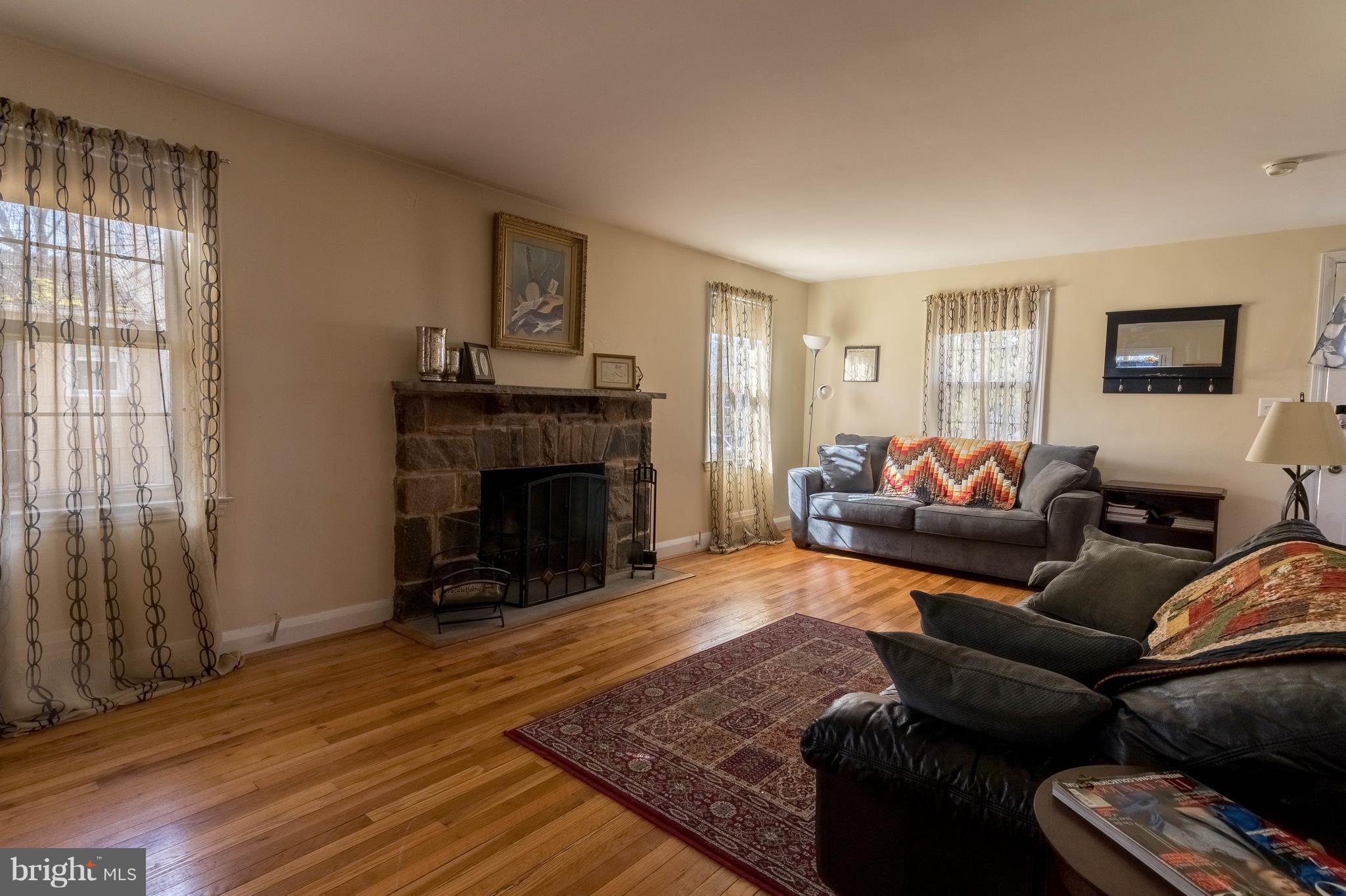 7105 Deerfield Road Baltimore, MD 21208 - Photo 8 of 22 Family Room