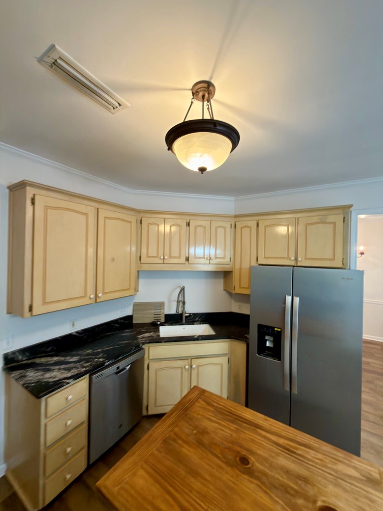 1030 Baywood Road Dothan, AL 36305 - Photo 8 of 26