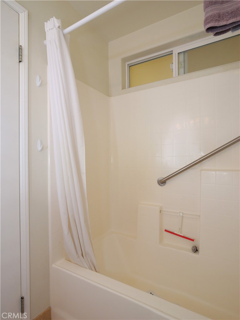 1323 Post Avenue, Unit K Torrance, CA 90501 - Photo 16 of 23 a bathroom with a shower