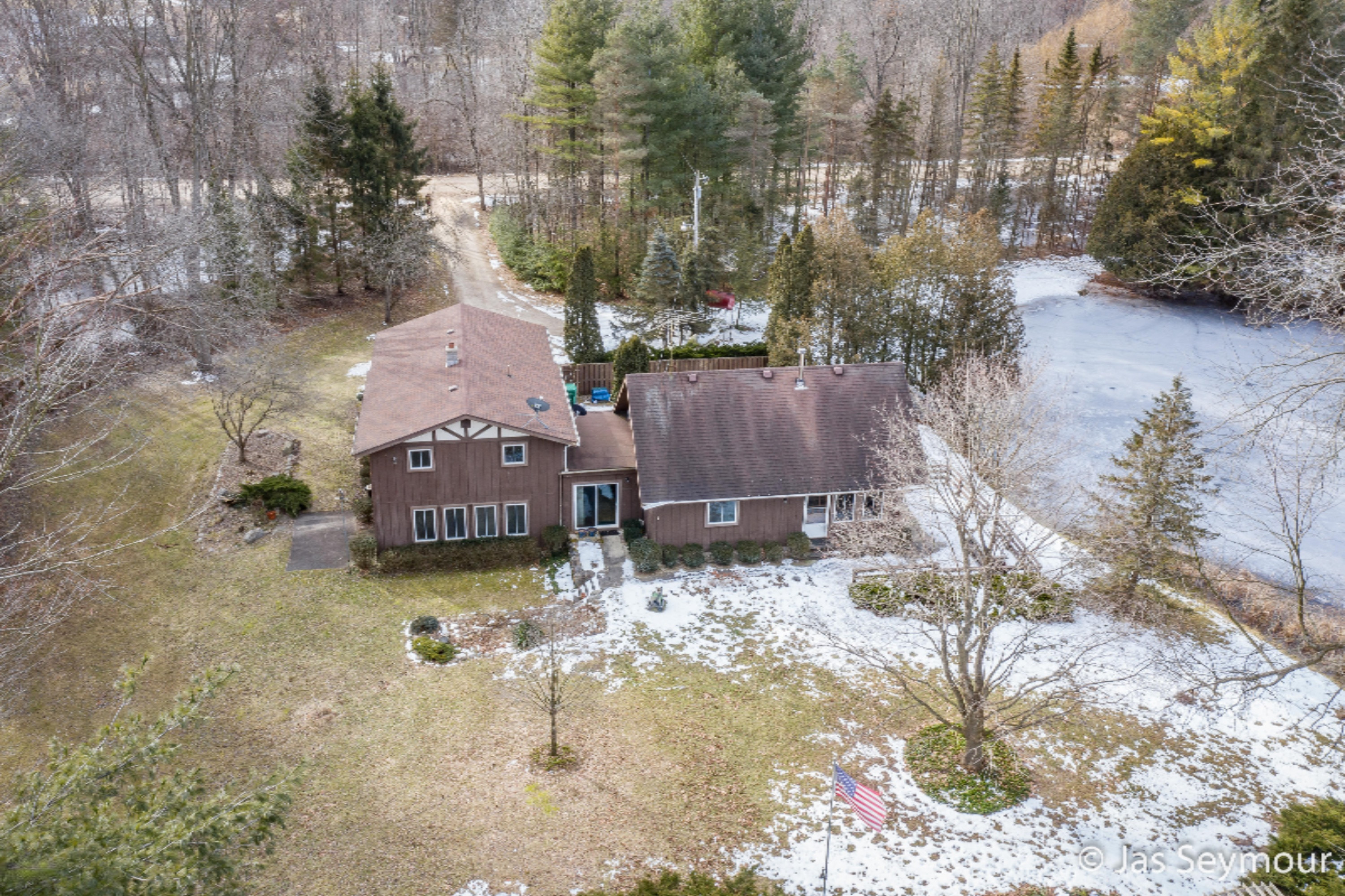 5961 East Charles Road Ionia, MI 48846 - Photo 3 of 61 Photo-11