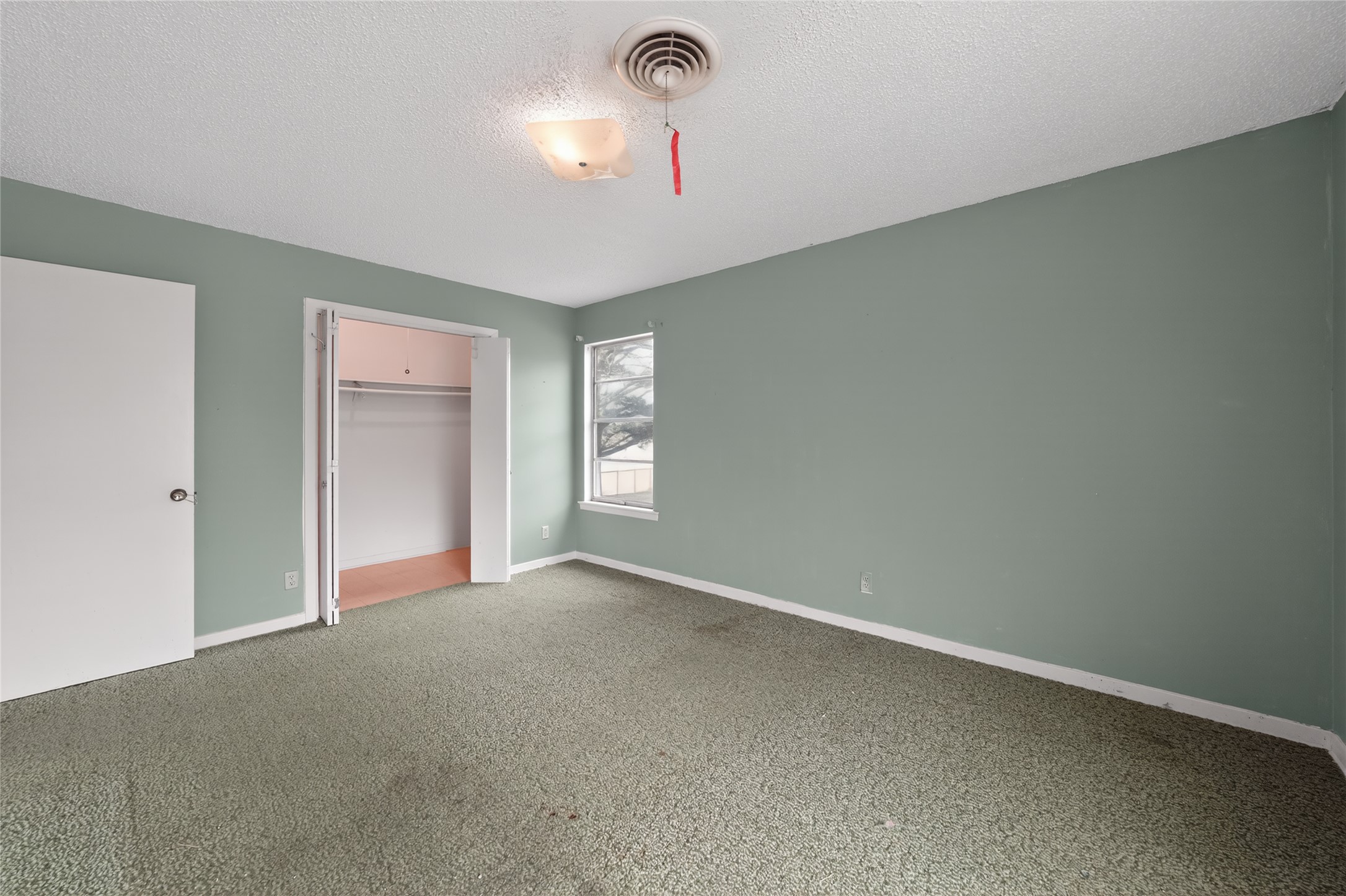 2112 Vanderbilt Lane Austin, TX 78723 - Photo 20 of 23 an empty room with windows