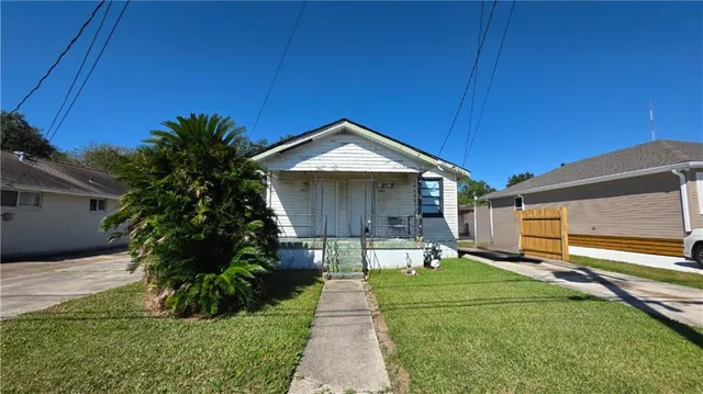 $115,000 | 2800-2802 Plaza Drive, Chalmette, LA 70043