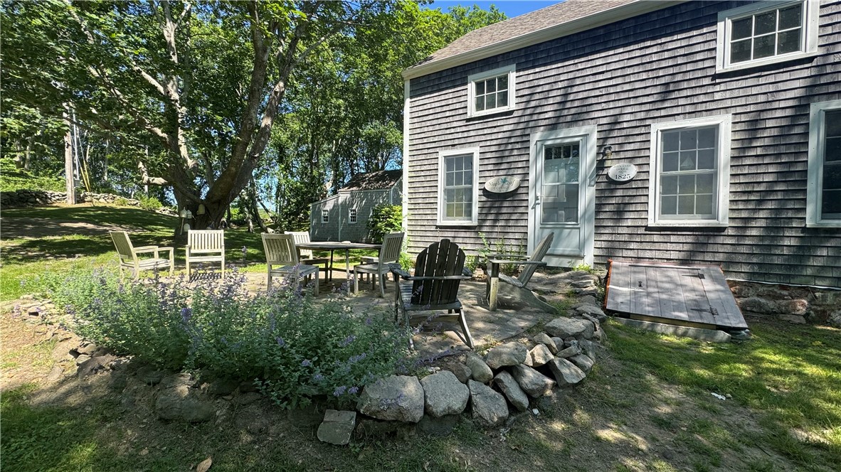 815 Beacon Hill Road Block Island, RI 02807 - Photo 3 of 48