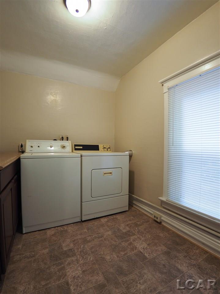 313 Merrick Street Adrian, MI 49221 - Photo 25 of 37 31354492-24.JPG