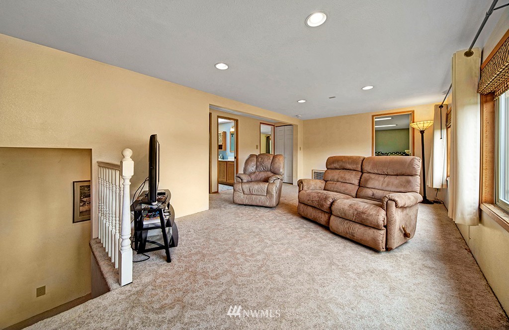 3641 Northeast 24th Street Renton, WA 98056 - Photo 14 of 23