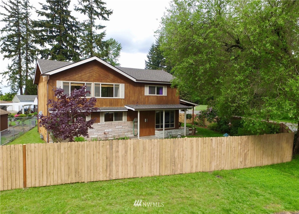 3641 Northeast 24th Street Renton, WA 98056 - Photo 3 of 23
