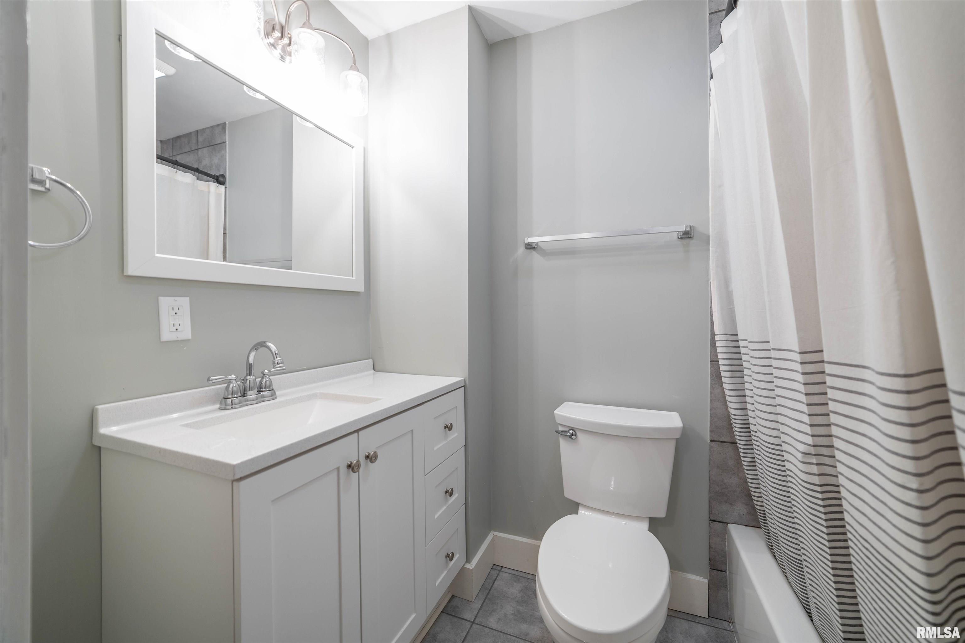 1421 Monroe Street Quincy, IL 62301 - Photo 13 of 21