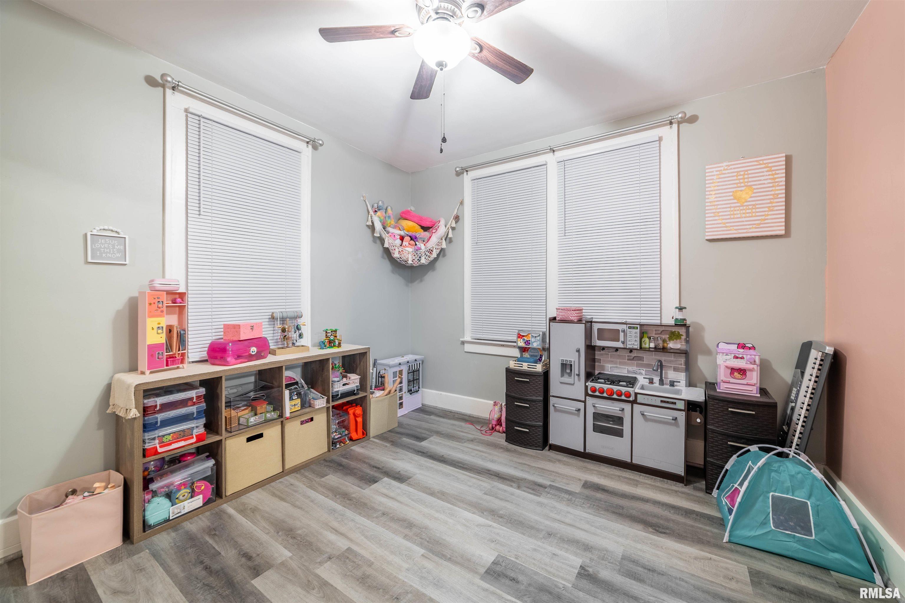 1421 Monroe Street Quincy, IL 62301 - Photo 15 of 21