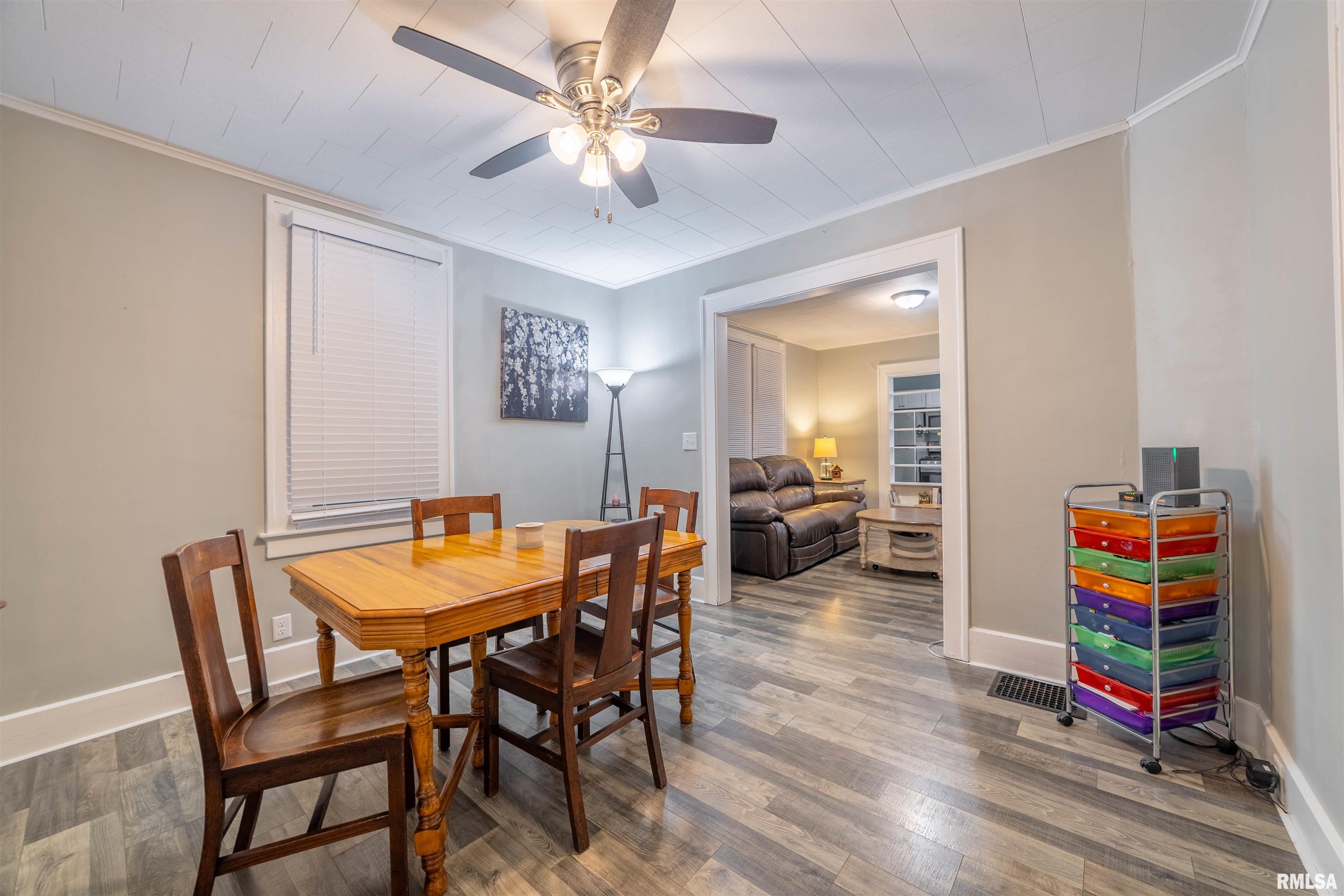 1421 Monroe Street Quincy, IL 62301 - Photo 4 of 21