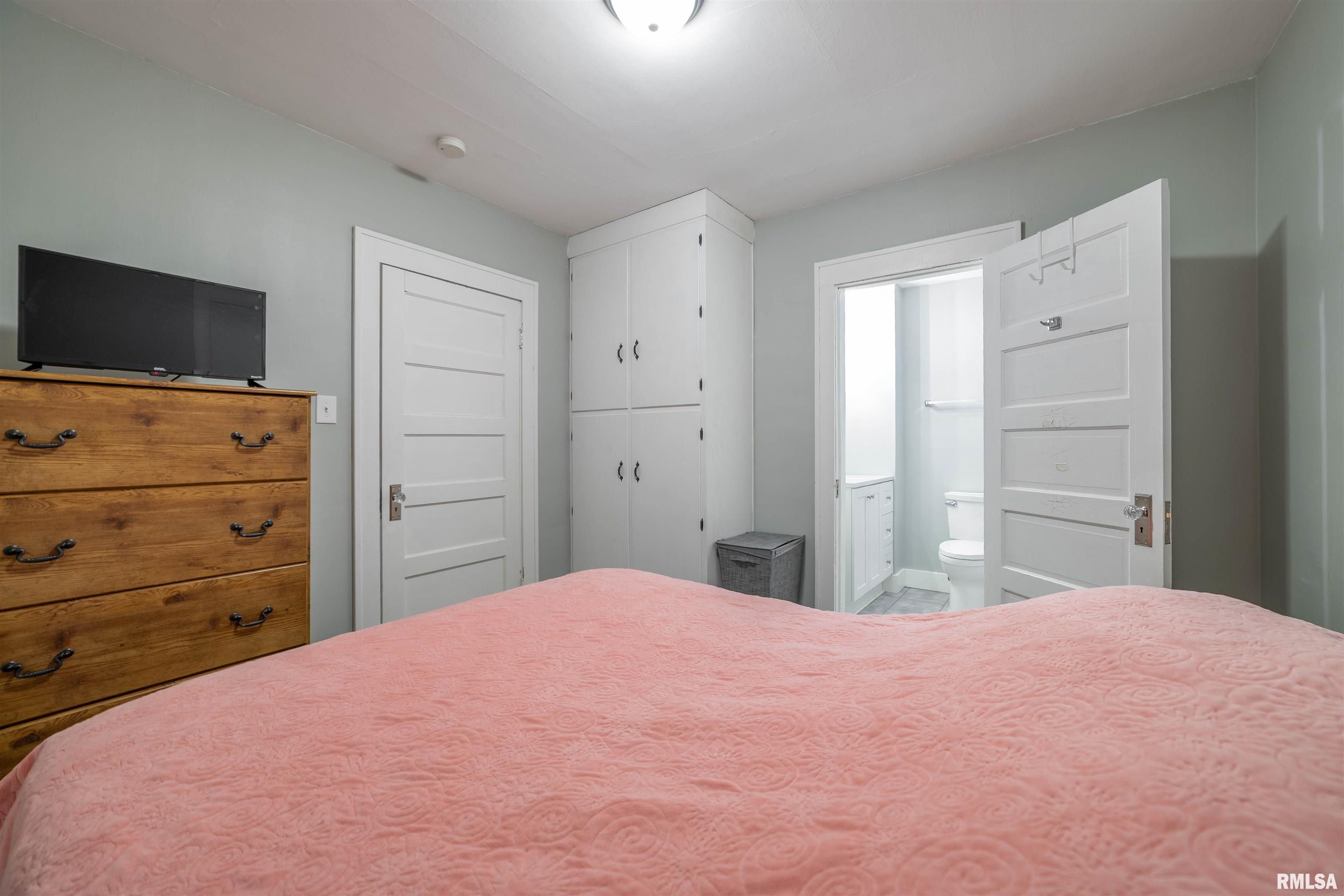 1421 Monroe Street Quincy, IL 62301 - Photo 7 of 21