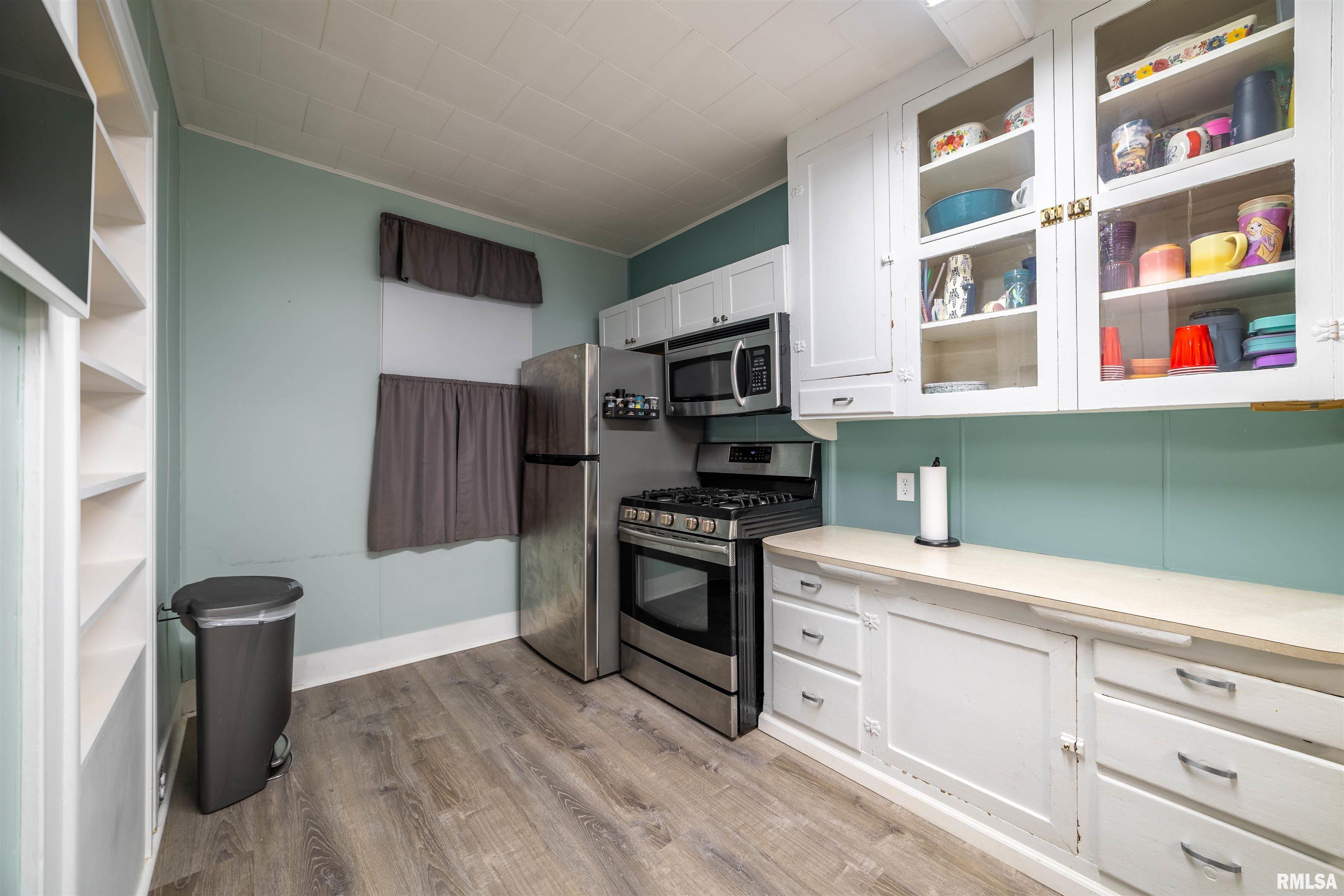 1421 Monroe Street Quincy, IL 62301 - Photo 8 of 21