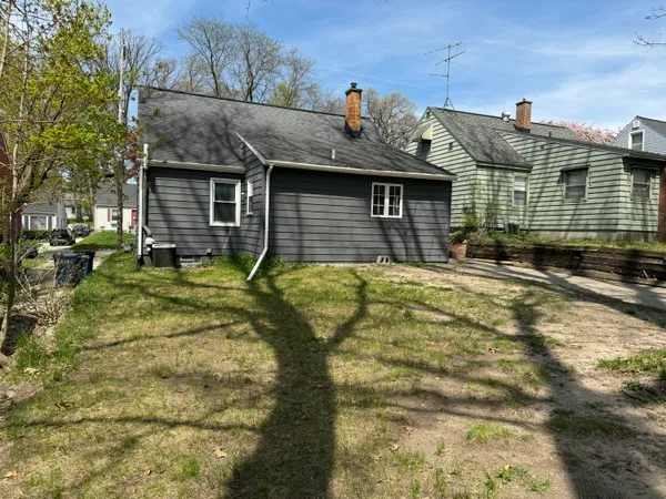 $310,000 | 1436 Linwood Street Southeast, Grand Rapids, MI 49507