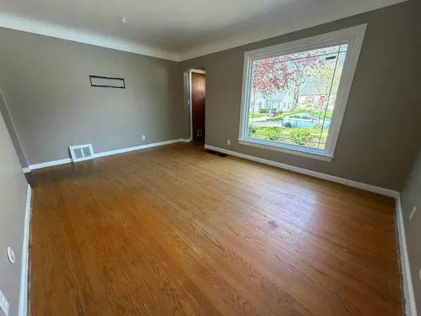 $310,000 | 1436 Linwood Street Southeast, Grand Rapids, MI 49507