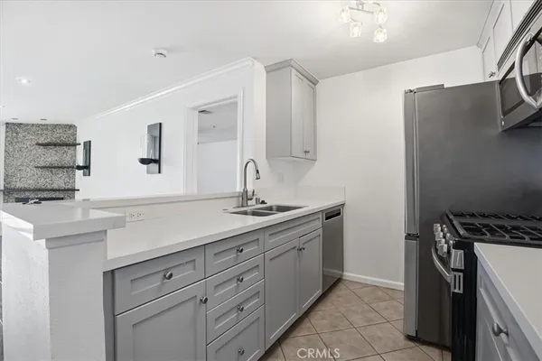 $2,800 | 7320 Hawthorne Boulevard, Unit 108, Los Angeles, CA 90046