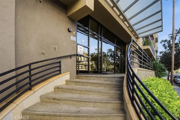 $2,800 | 7320 Hawthorne Boulevard, Unit 108, Los Angeles, CA 90046