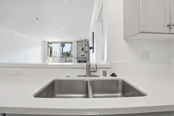 $2,800 | 7320 Hawthorne Boulevard, Unit 108, Los Angeles, CA 90046