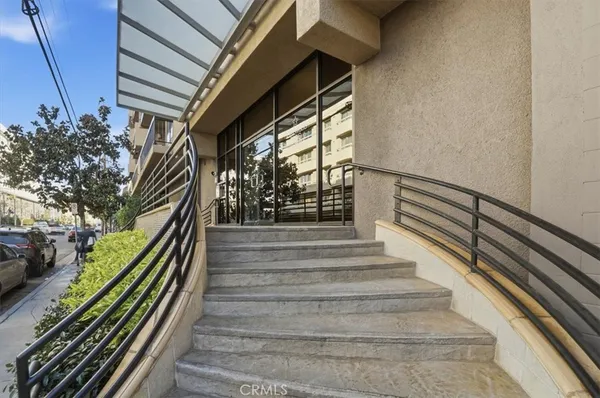 $2,800 | 7320 Hawthorne Boulevard, Unit 108, Los Angeles, CA 90046