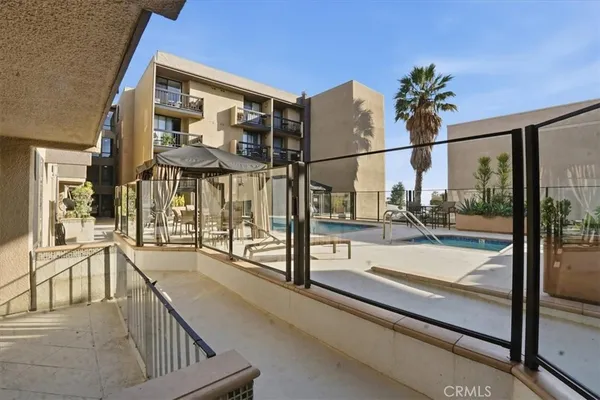 $2,800 | 7320 Hawthorne Boulevard, Unit 108, Los Angeles, CA 90046