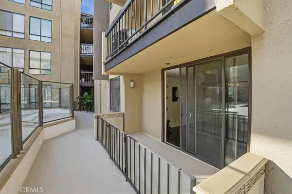 $2,800 | 7320 Hawthorne Boulevard, Unit 108, Los Angeles, CA 90046