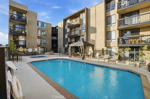 $2,800 | 7320 Hawthorne Boulevard, Unit 108, Los Angeles, CA 90046