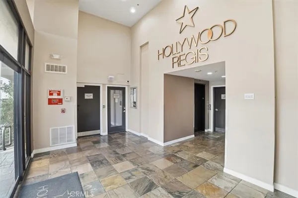 $2,800 | 7320 Hawthorne Boulevard, Unit 108, Los Angeles, CA 90046