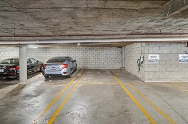 $2,800 | 7320 Hawthorne Boulevard, Unit 108, Los Angeles, CA 90046