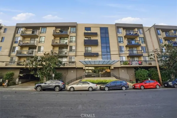 $2,800 | 7320 Hawthorne Boulevard, Unit 108, Los Angeles, CA 90046