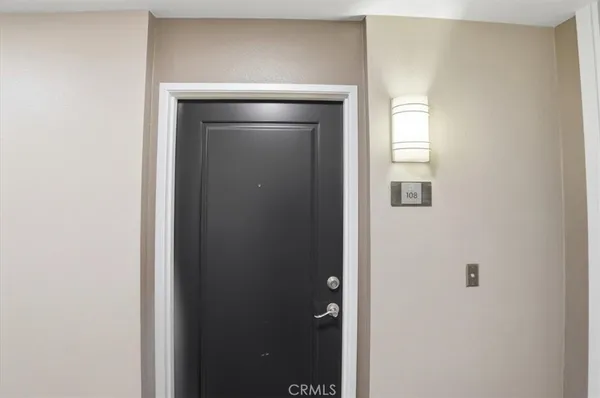 $2,800 | 7320 Hawthorne Boulevard, Unit 108, Los Angeles, CA 90046