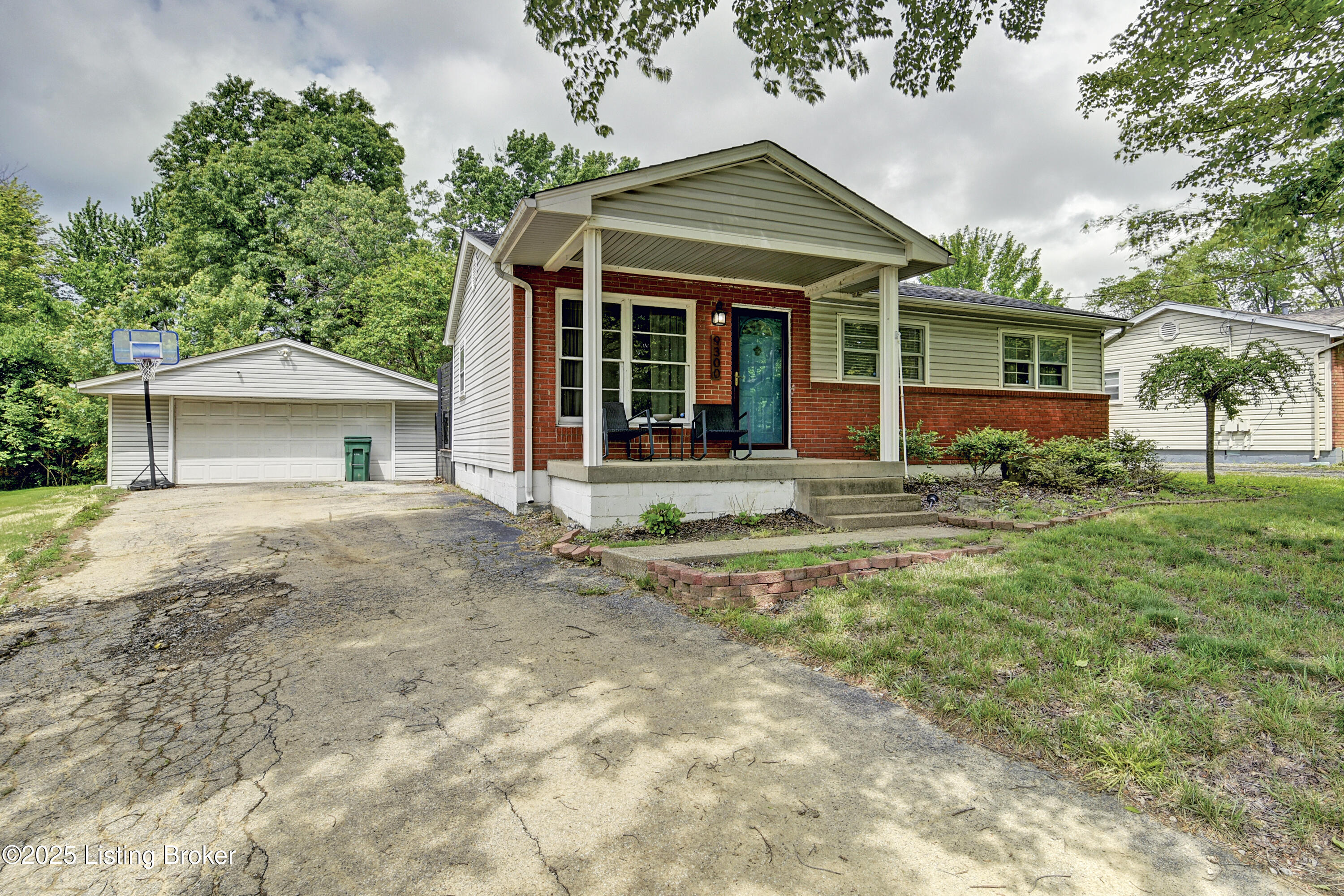 9300 Maple Road Louisville, KY 40229 - Photo 25 of 29 _DSC7815_6_7_8_9