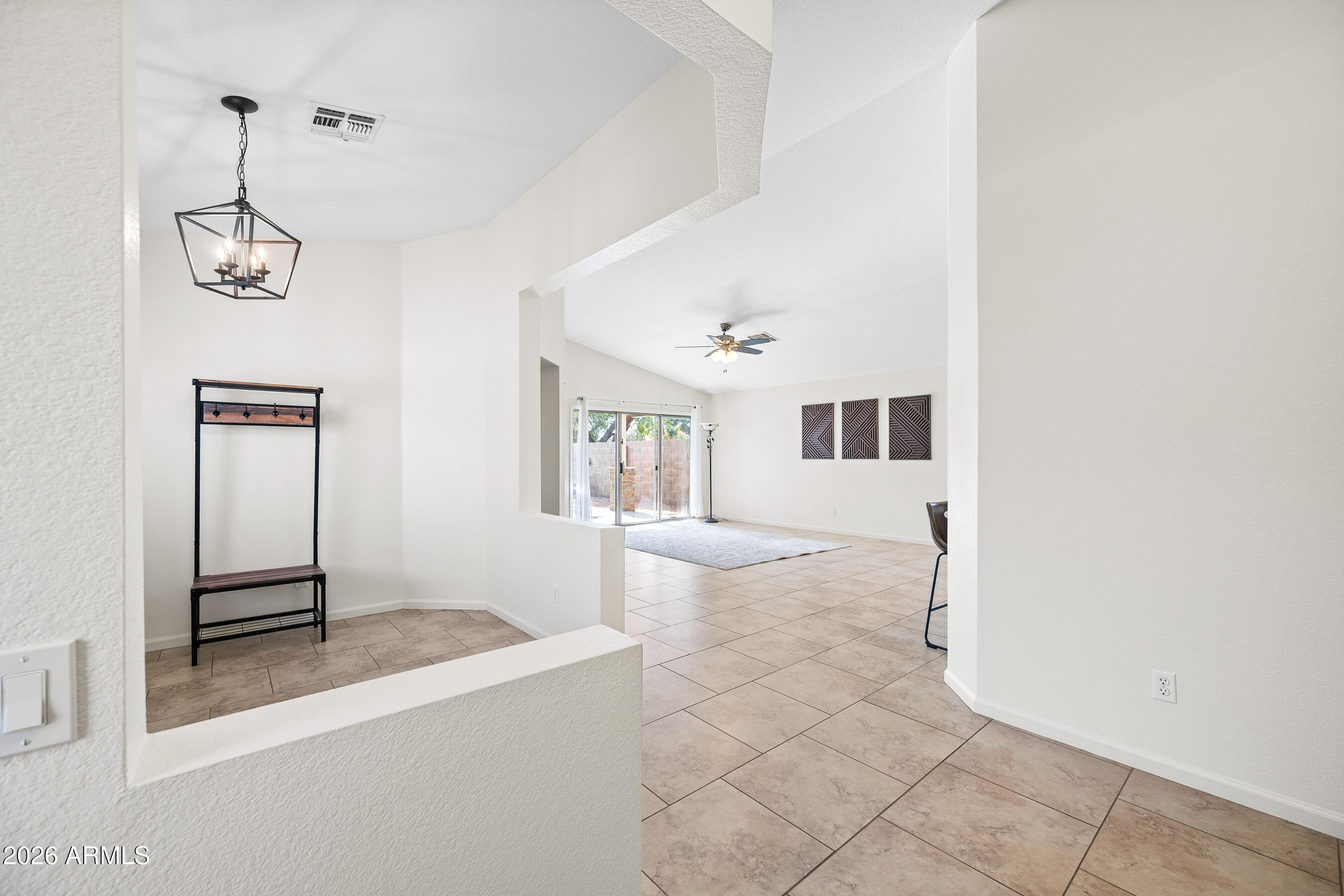 3427 East Marco Polo Road Phoenix, AZ 85050 - Photo 4 of 31 4-3427EMPR-ocupix-