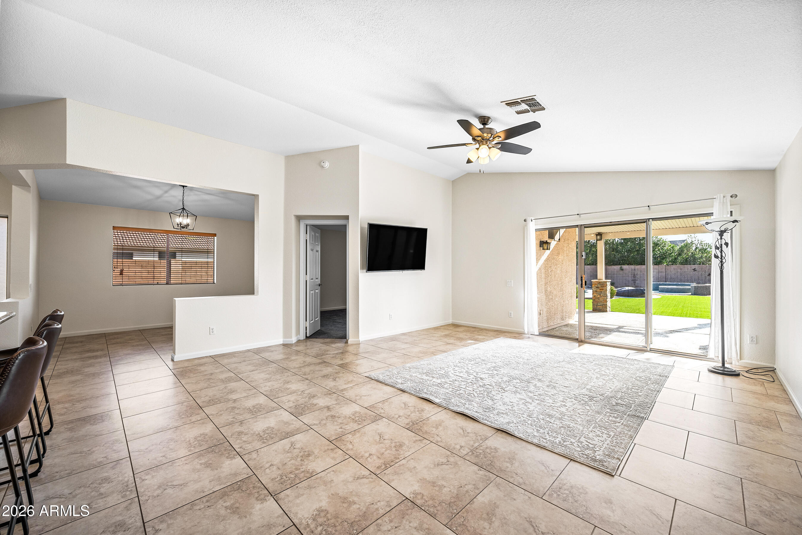 3427 East Marco Polo Road Phoenix, AZ 85050 - Photo 7 of 31 7-3427EMPR-ocupix-