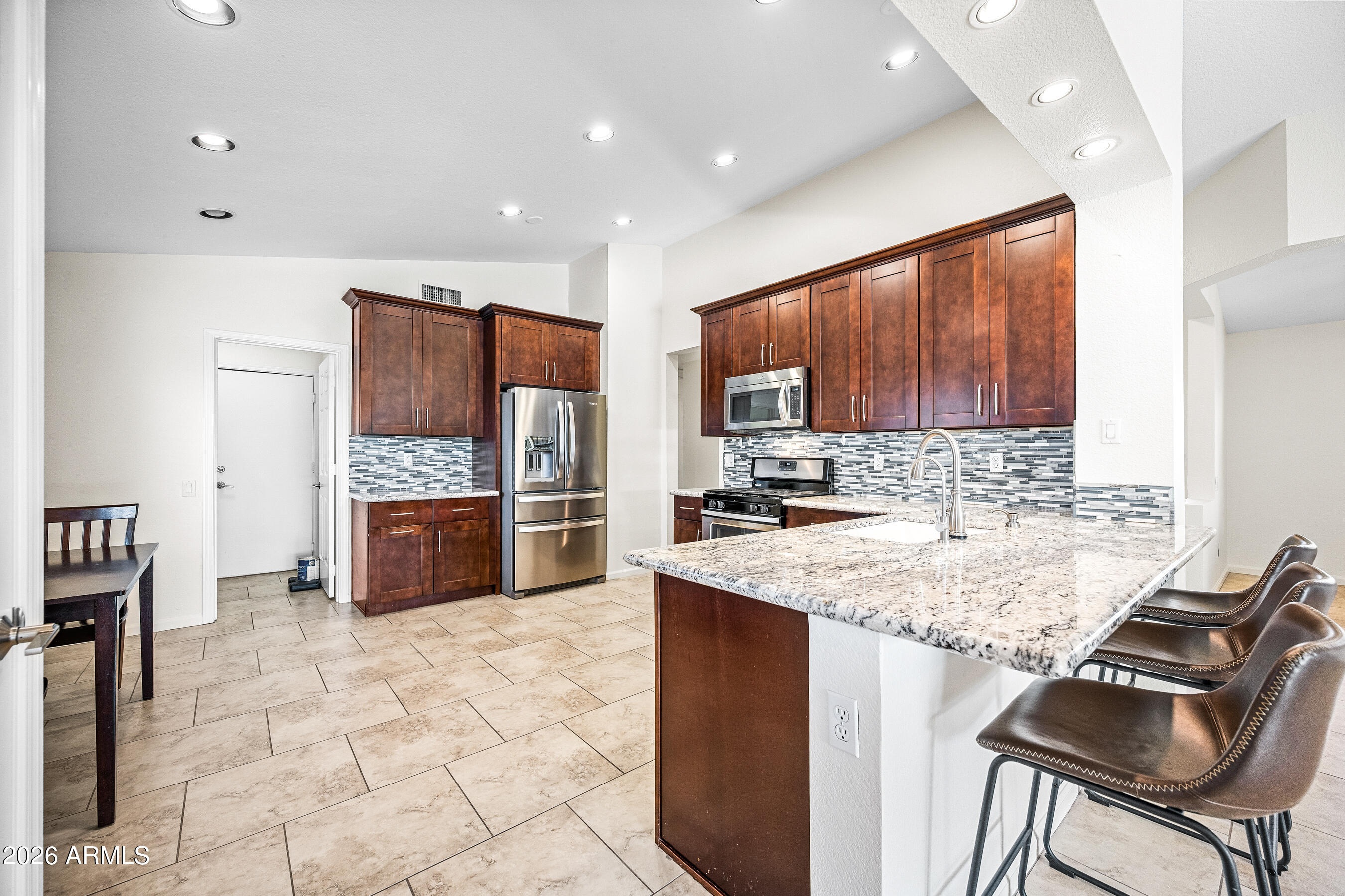 3427 East Marco Polo Road Phoenix, AZ 85050 - Photo 10 of 31 10-3427EMPR-ocupix-