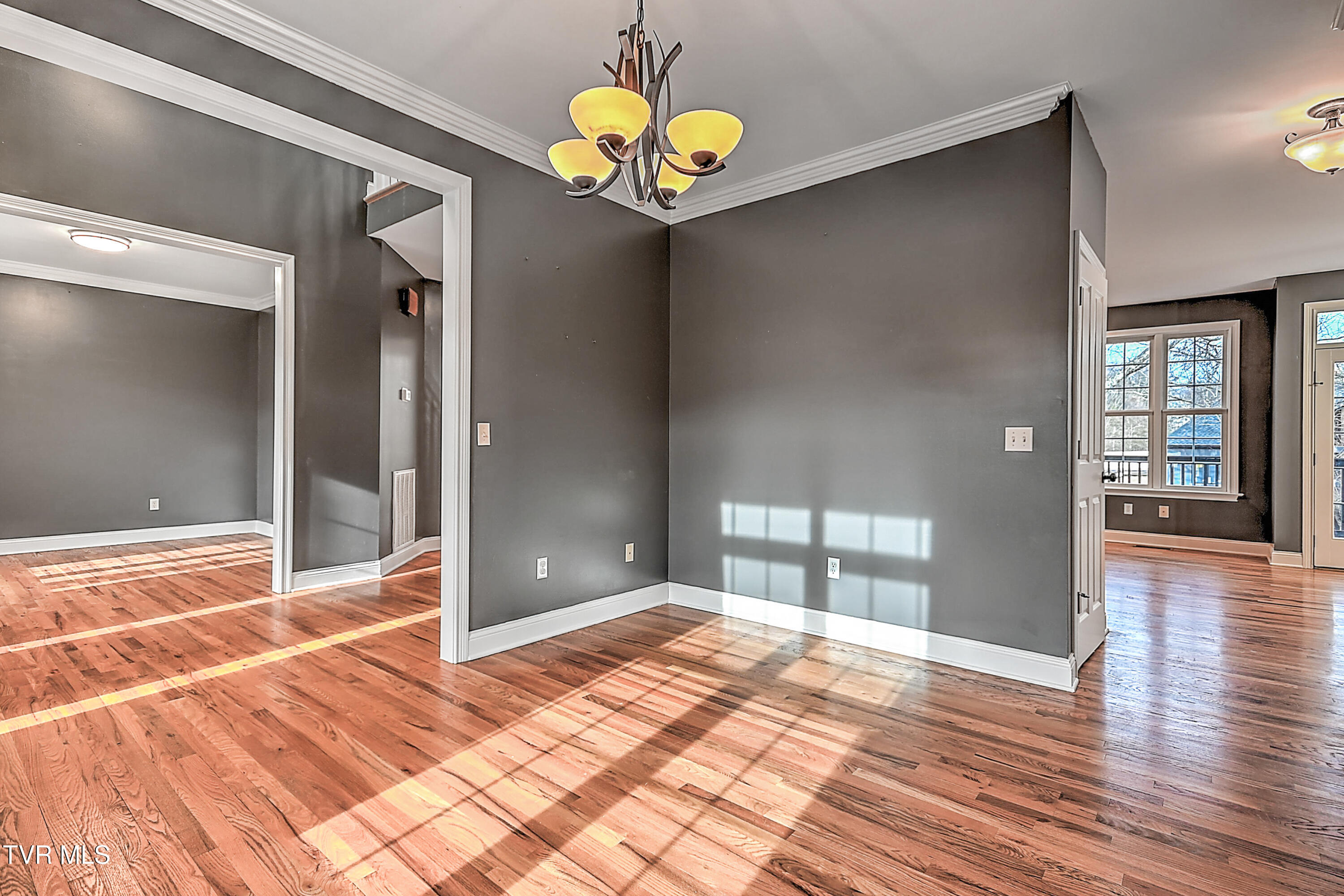 136 Queensgate Bristol, TN 37620 - Photo 12 of 60 136 Queensgate LH-12