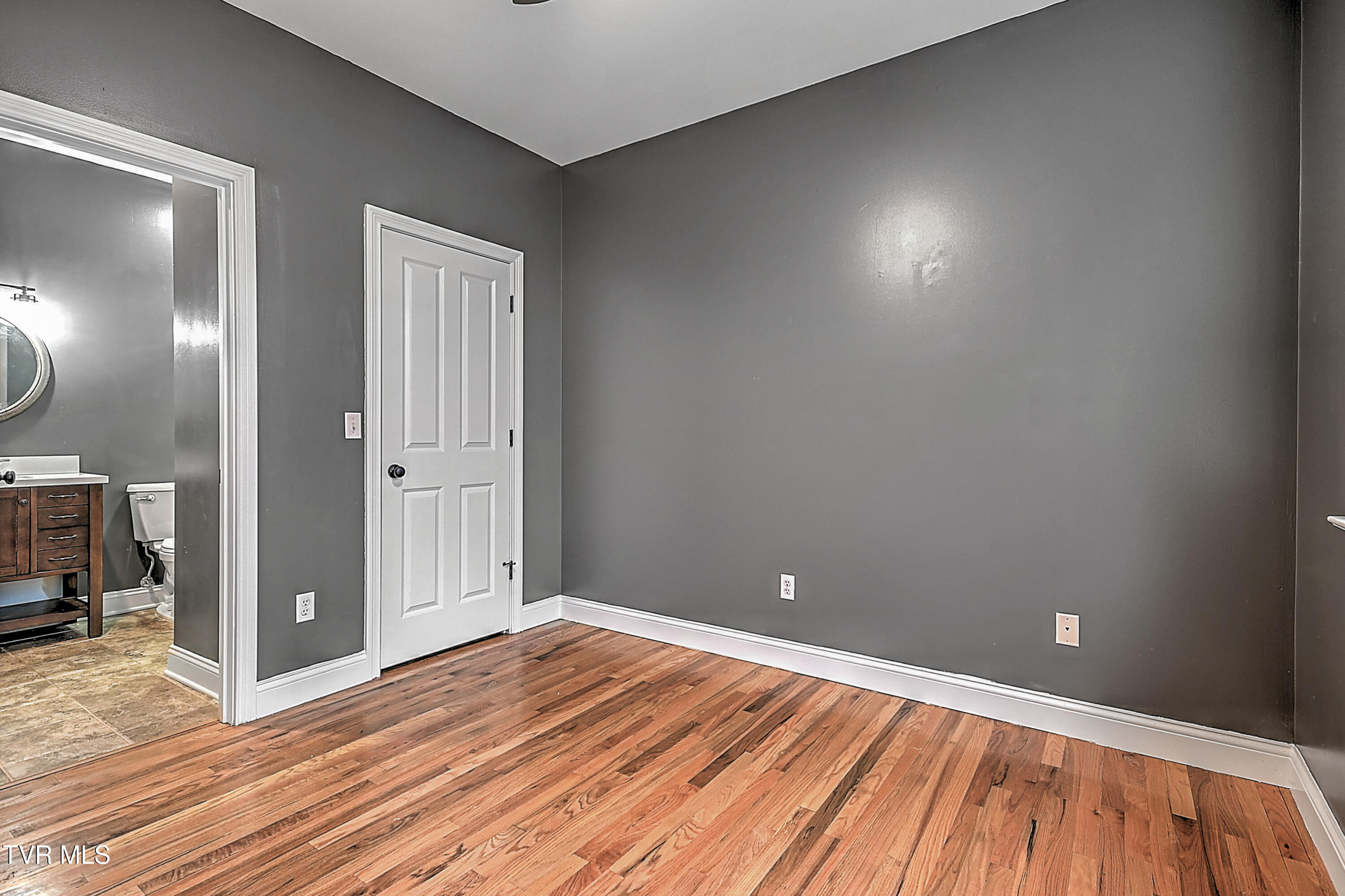 136 Queensgate Bristol, TN 37620 - Photo 17 of 60 136 Queensgate LH-17