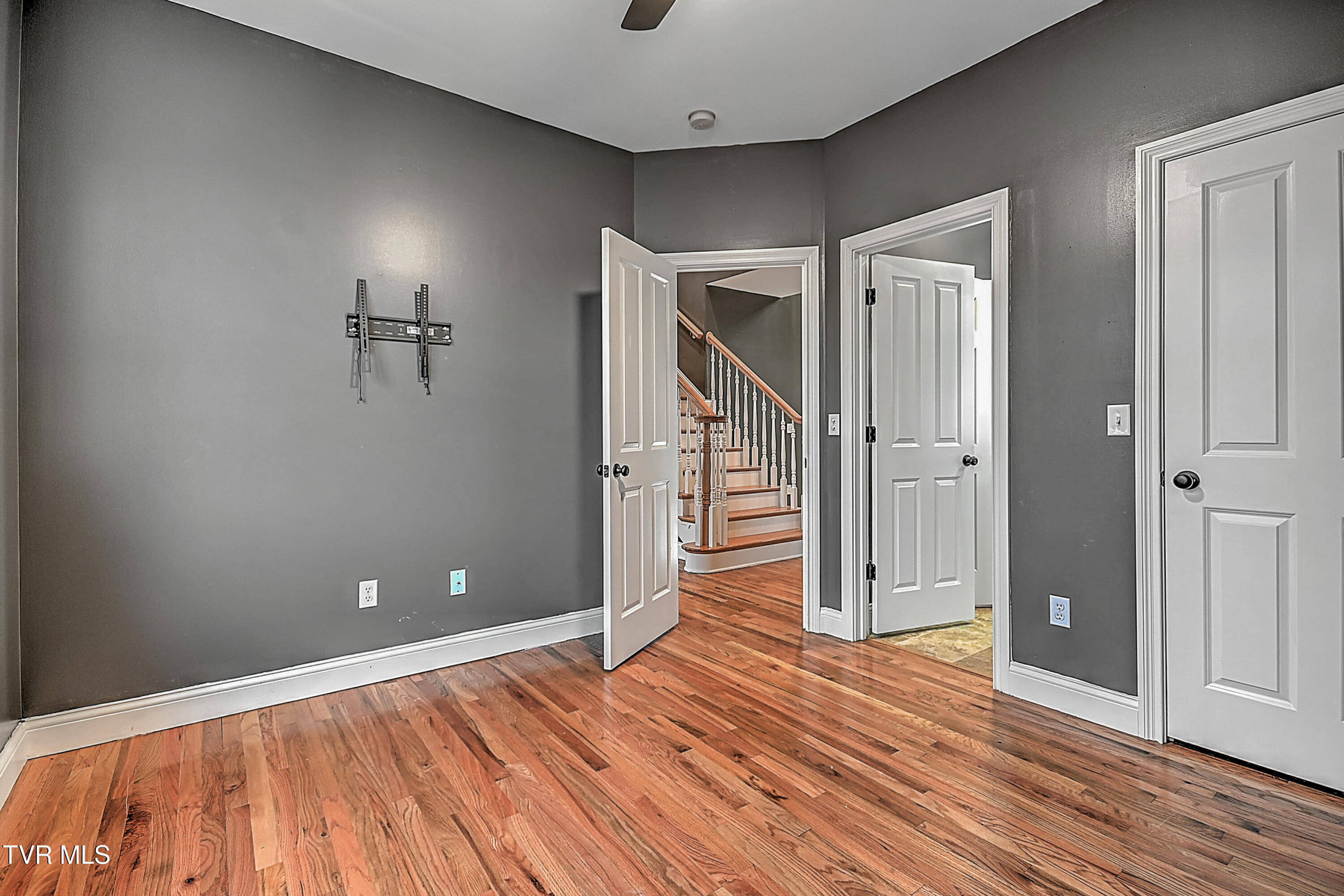 136 Queensgate Bristol, TN 37620 - Photo 18 of 60 136 Queensgate LH-18