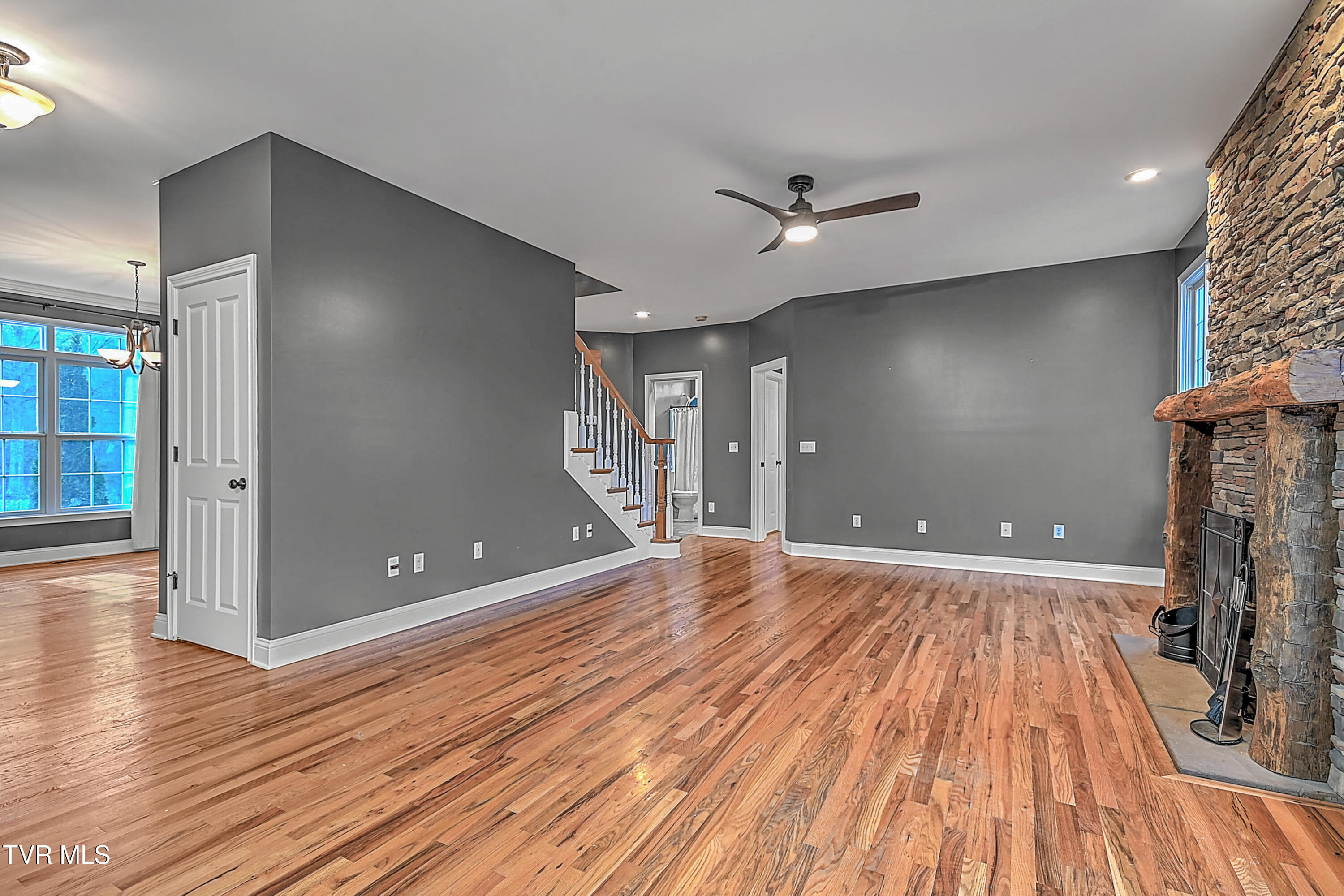 136 Queensgate Bristol, TN 37620 - Photo 23 of 60 136 Queensgate LH-23