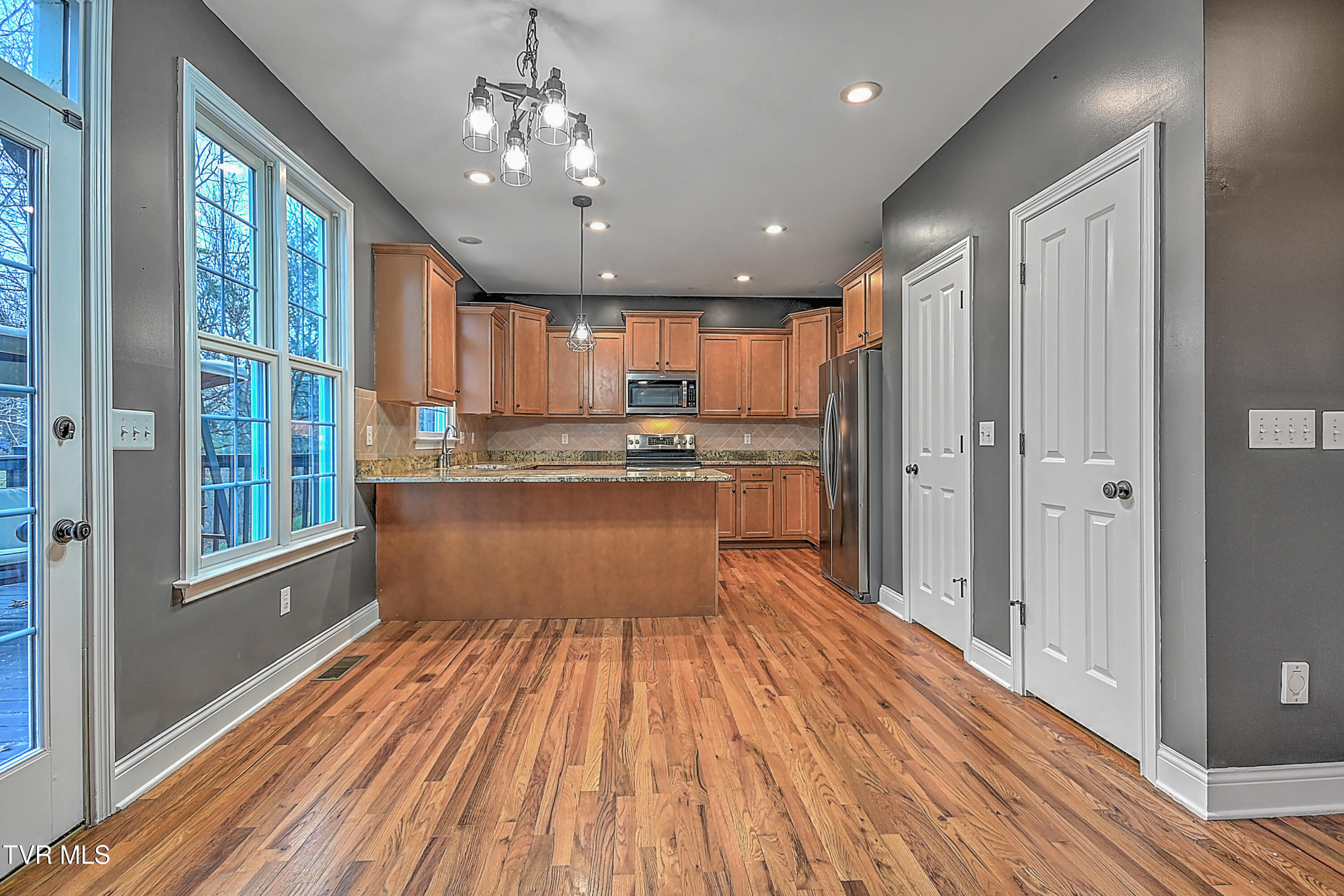 136 Queensgate Bristol, TN 37620 - Photo 24 of 60 136 Queensgate LH-24