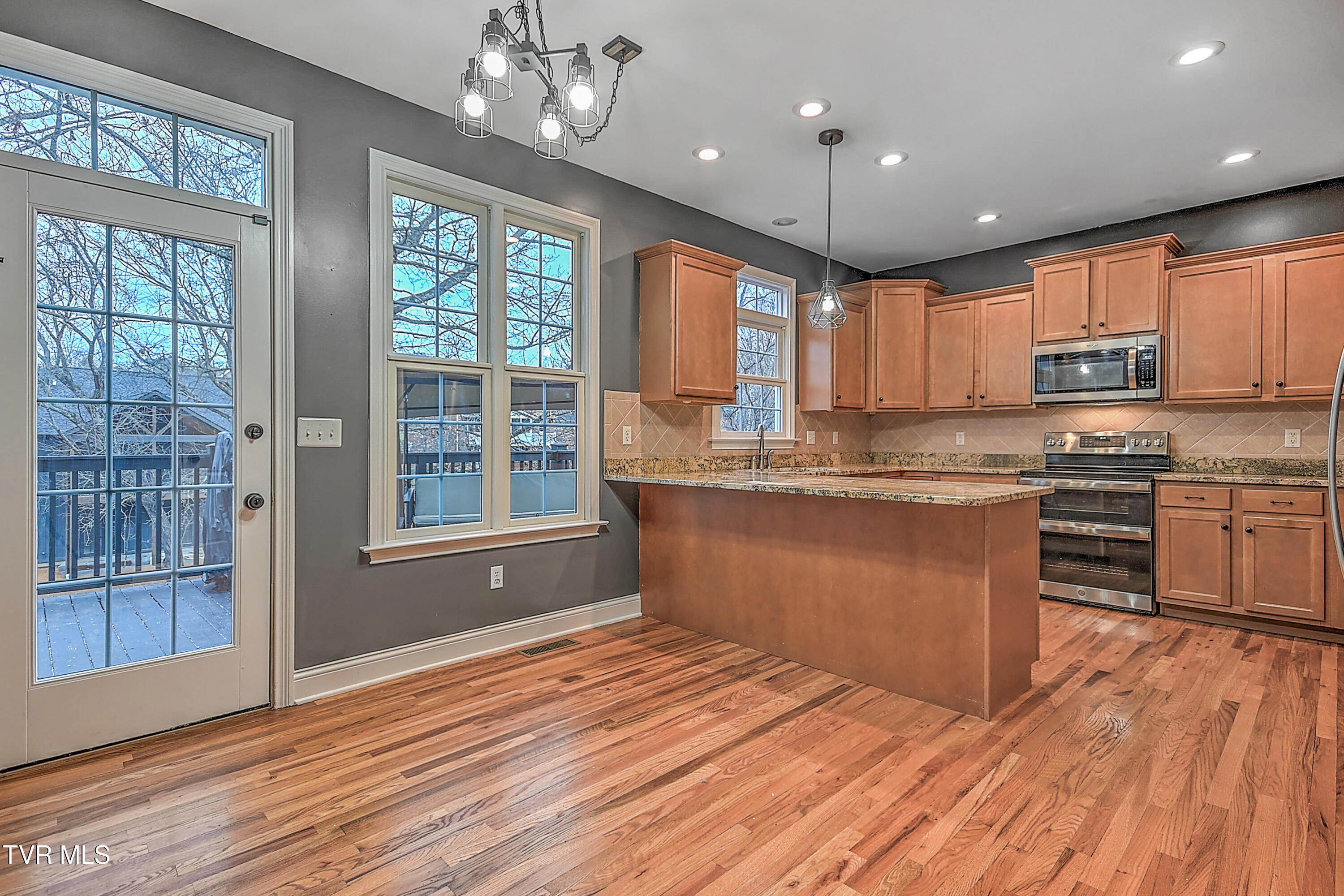 136 Queensgate Bristol, TN 37620 - Photo 25 of 60 136 Queensgate LH-25