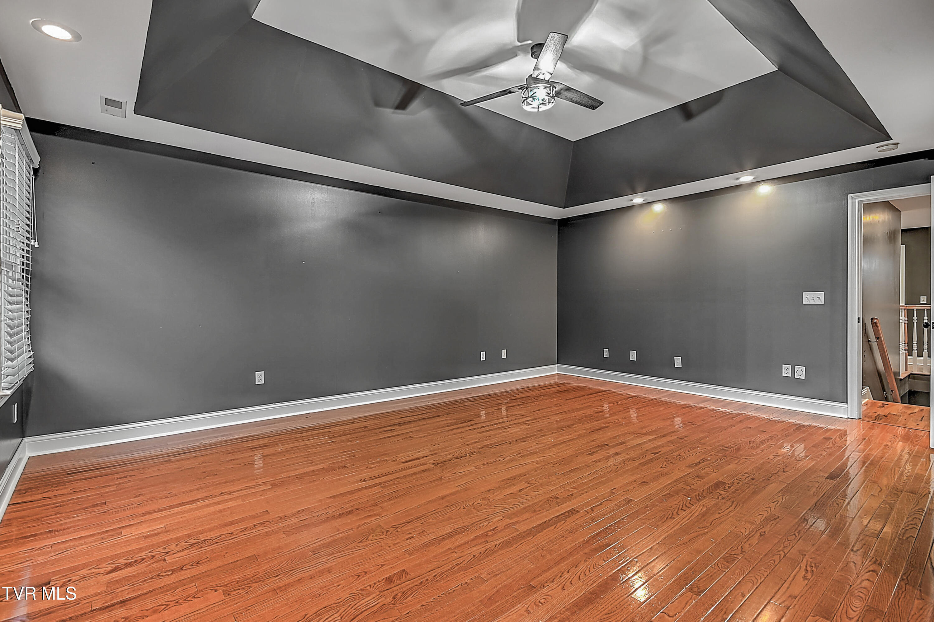 136 Queensgate Bristol, TN 37620 - Photo 34 of 60 136 Queensgate LH-34