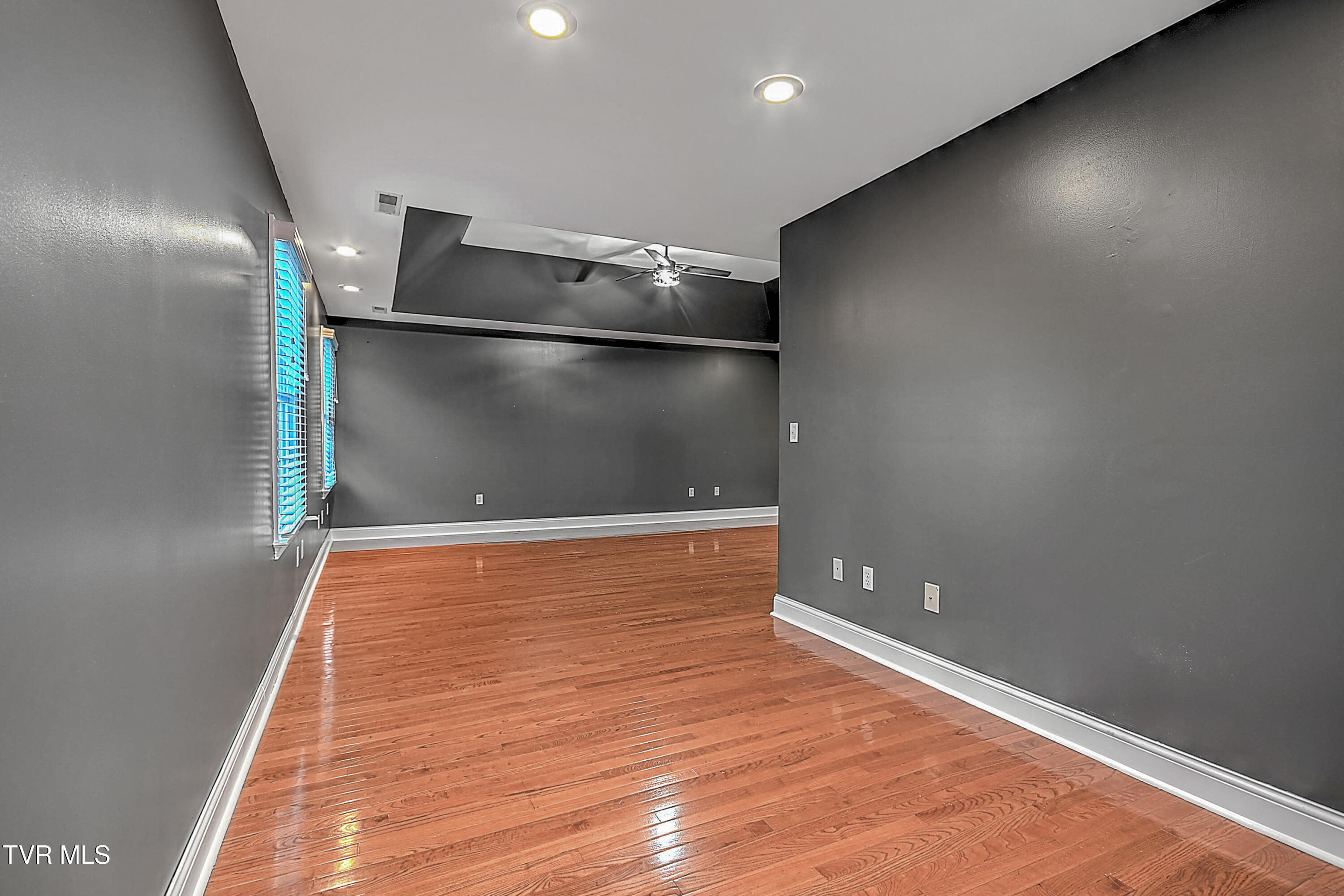 136 Queensgate Bristol, TN 37620 - Photo 36 of 60 136 Queensgate LH-36