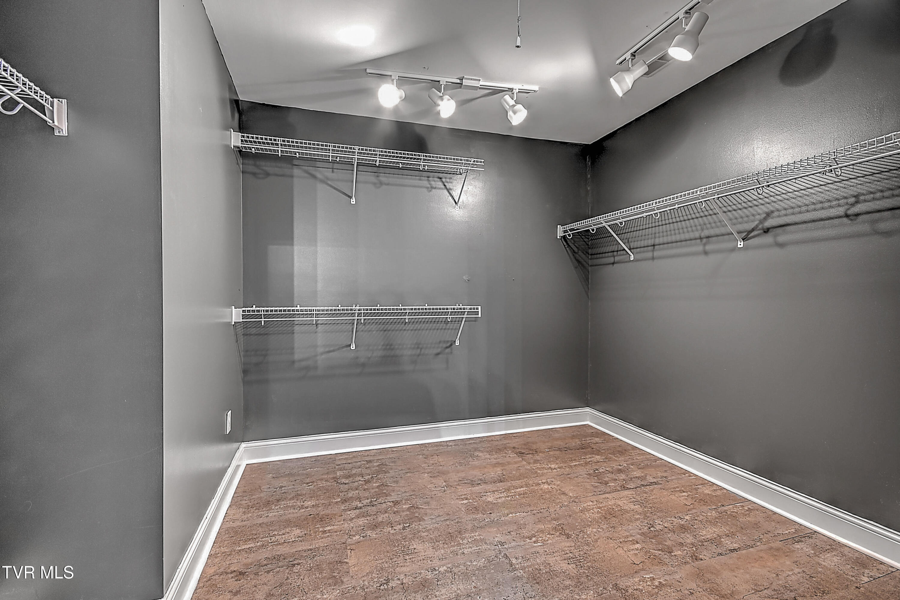 136 Queensgate Bristol, TN 37620 - Photo 40 of 60 136 Queensgate LH-40