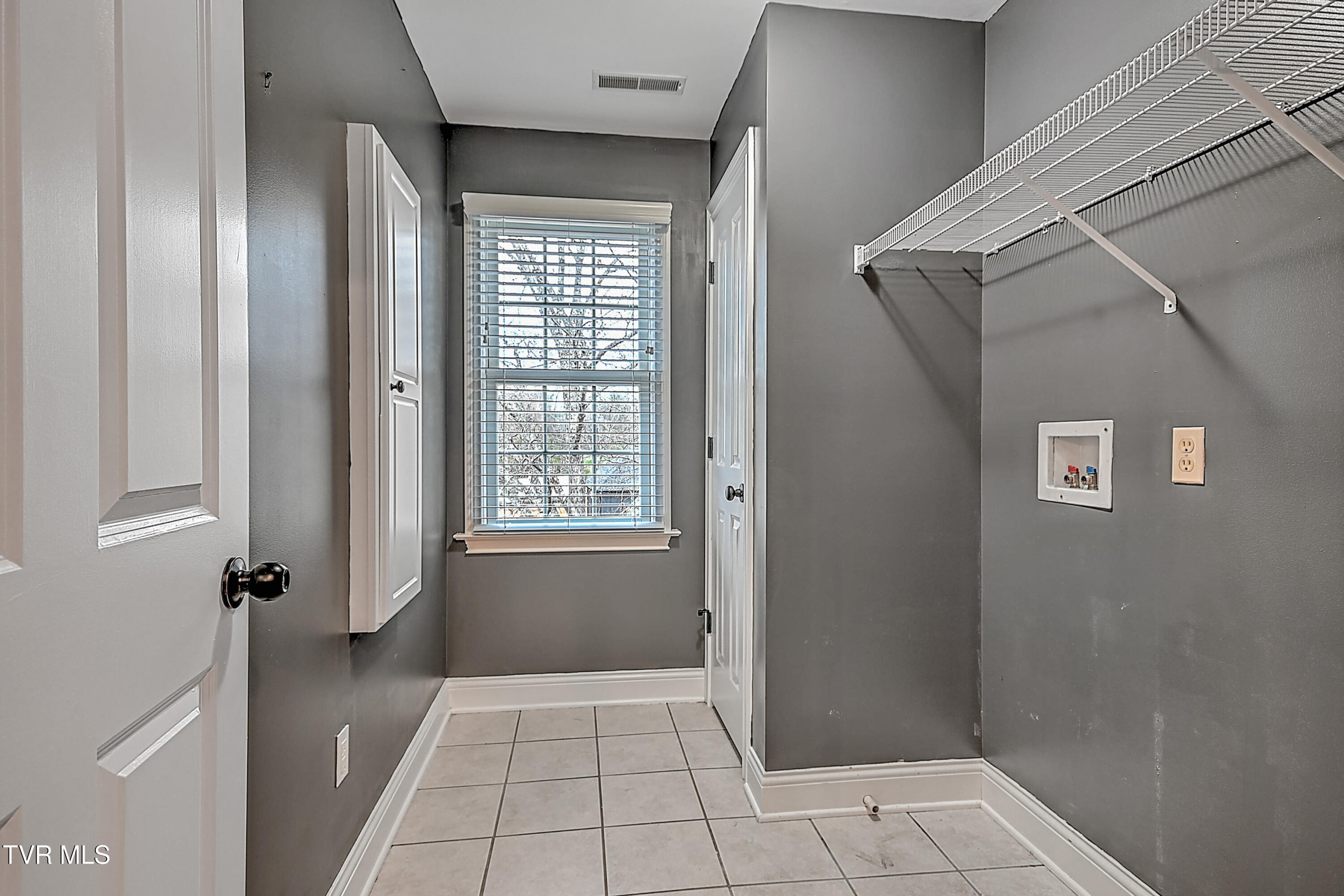 136 Queensgate Bristol, TN 37620 - Photo 41 of 60 136 Queensgate LH-41