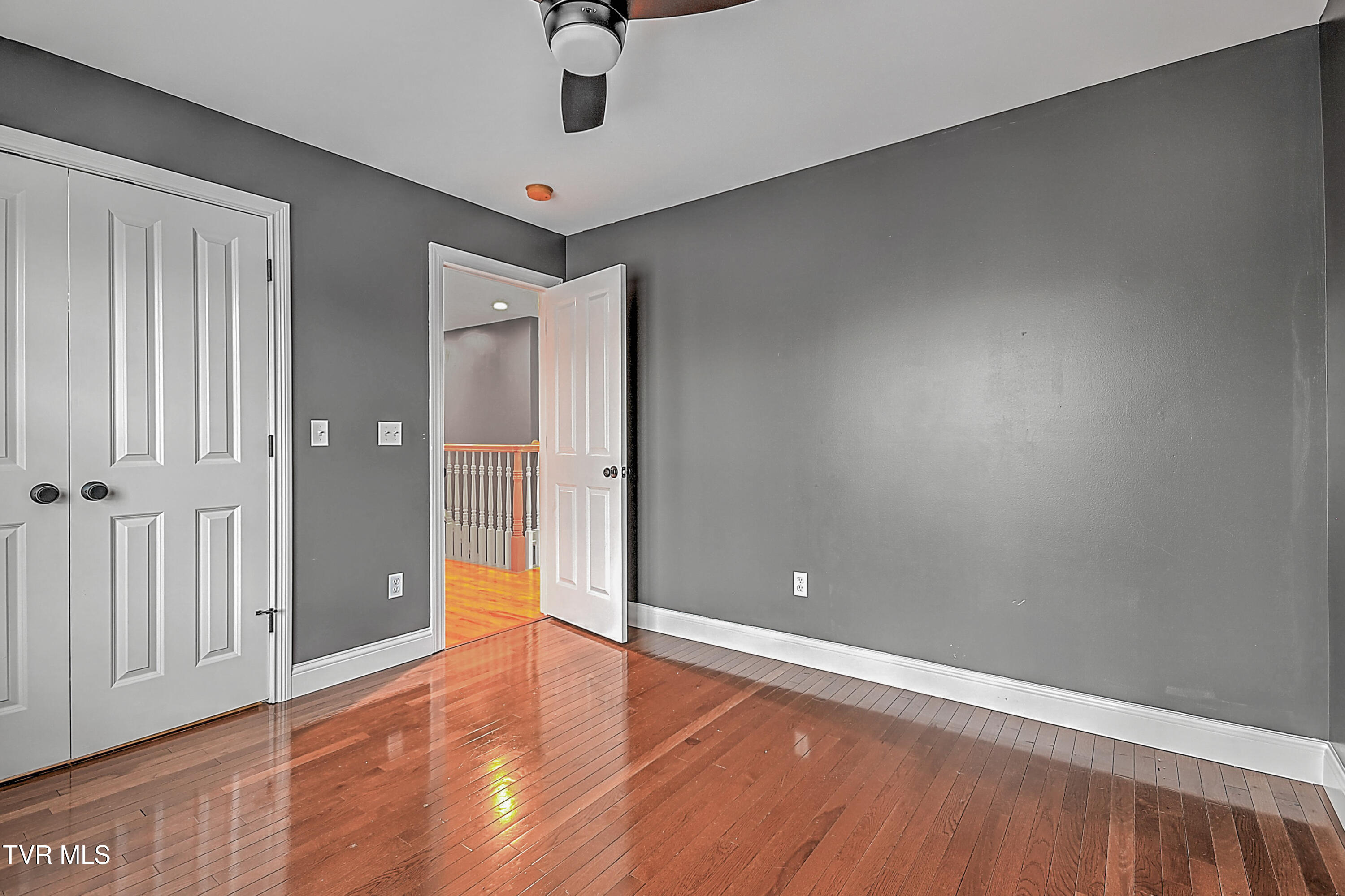 136 Queensgate Bristol, TN 37620 - Photo 43 of 60 136 Queensgate LH-43