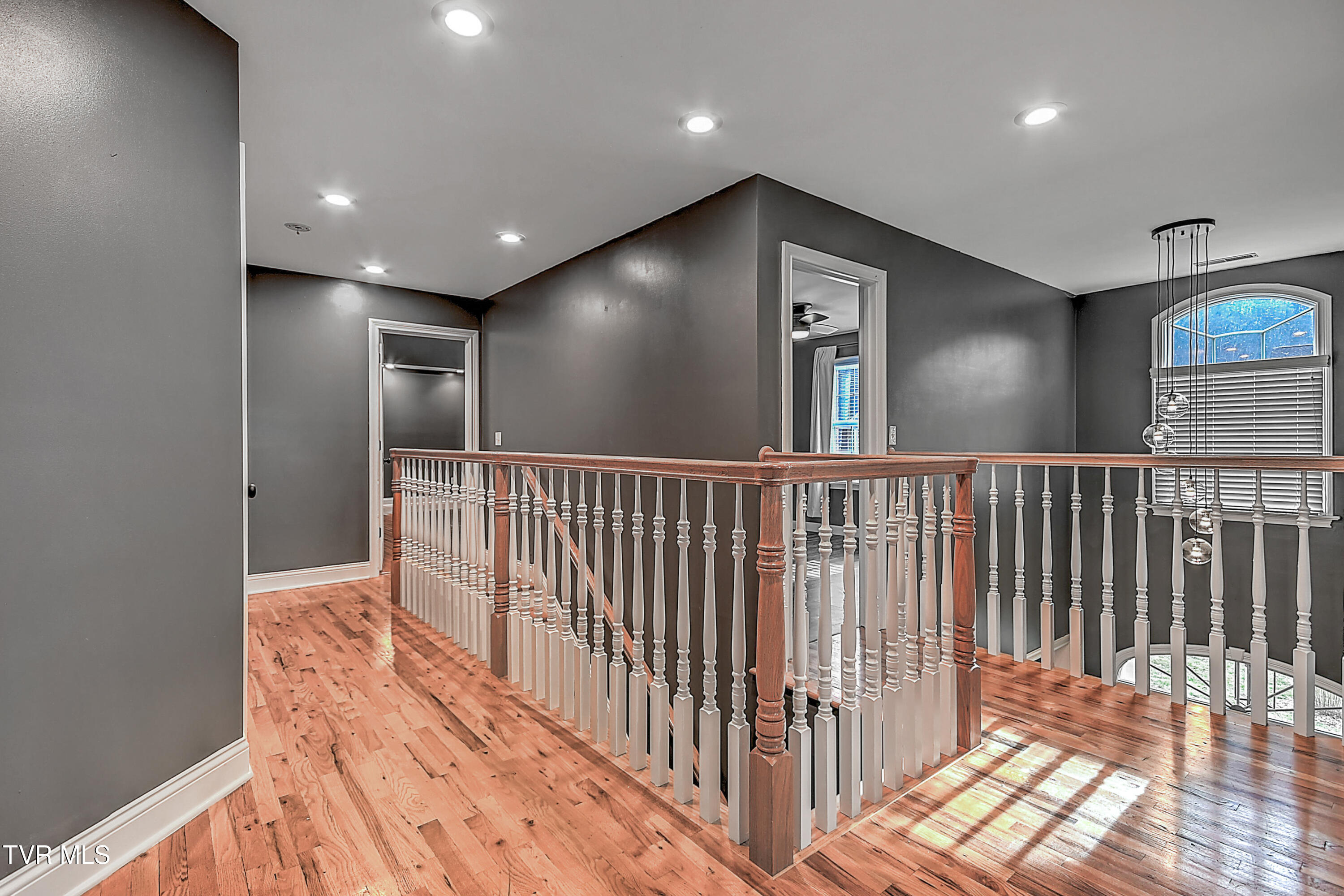 136 Queensgate Bristol, TN 37620 - Photo 44 of 60 136 Queensgate LH-44