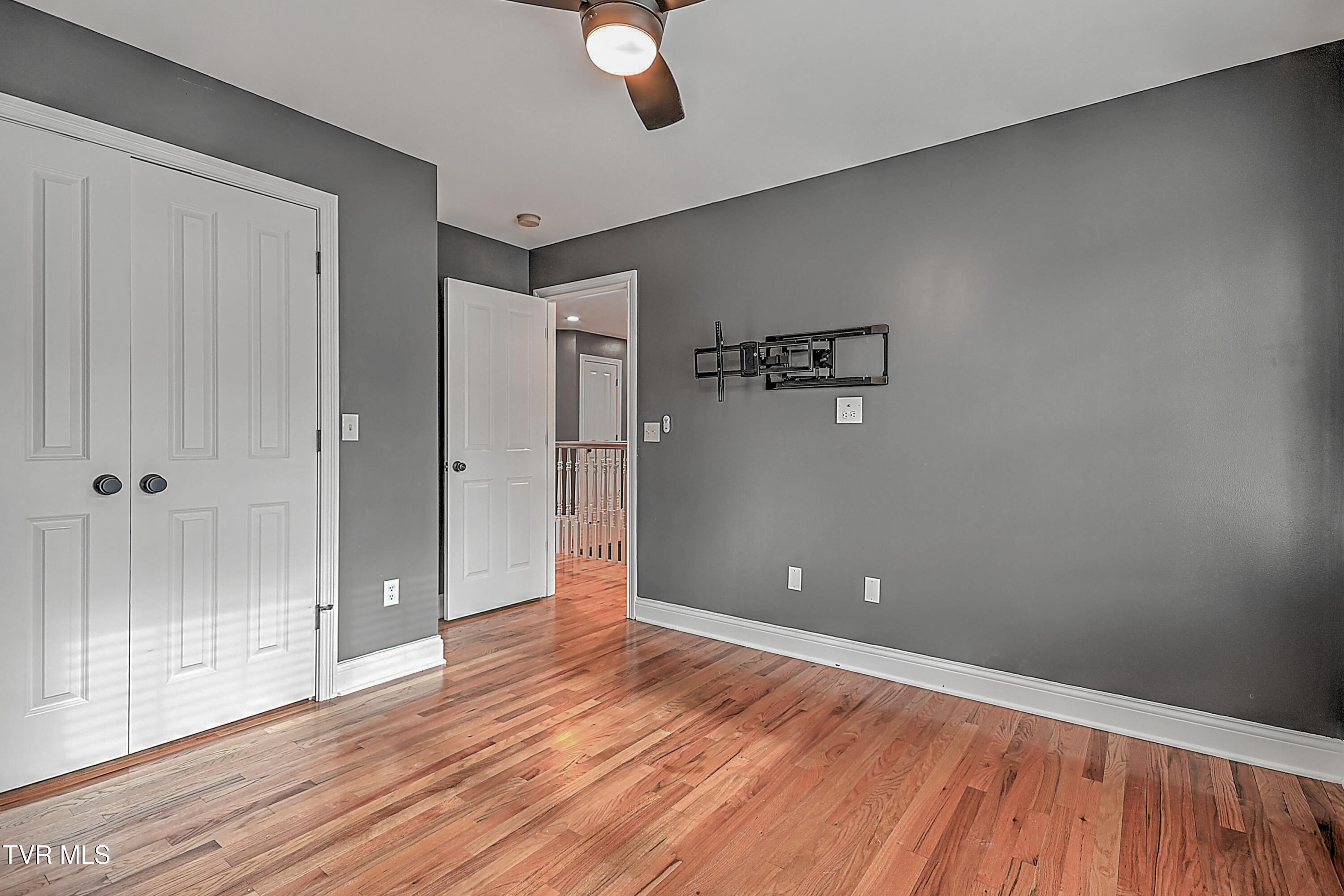 136 Queensgate Bristol, TN 37620 - Photo 48 of 60 136 Queensgate LH-48